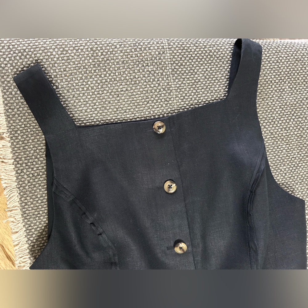 Reformation Emily Linen 
Two piece In Black - Picture 8 of 10